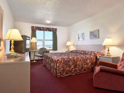 Super 8 By Wyndham Calgary/Airport Hotel Room photo